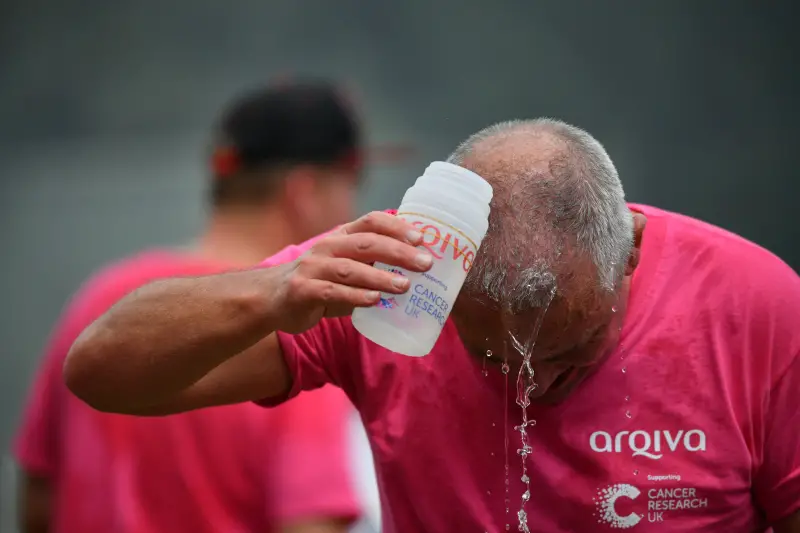 Colleague Cancer Research Walk 2019 Water Pour